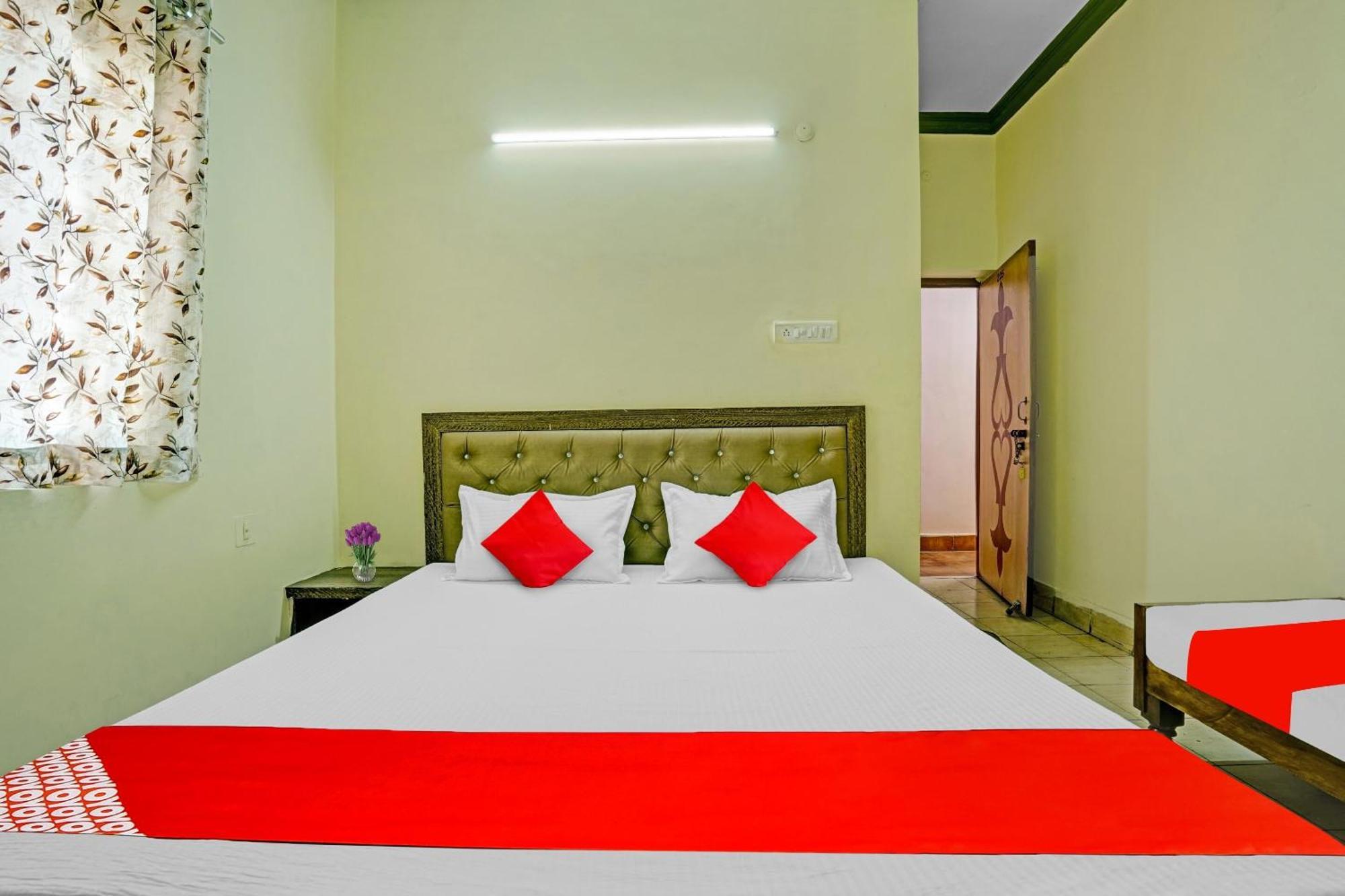Hotel O B N Palace Rāipur Екстериор снимка