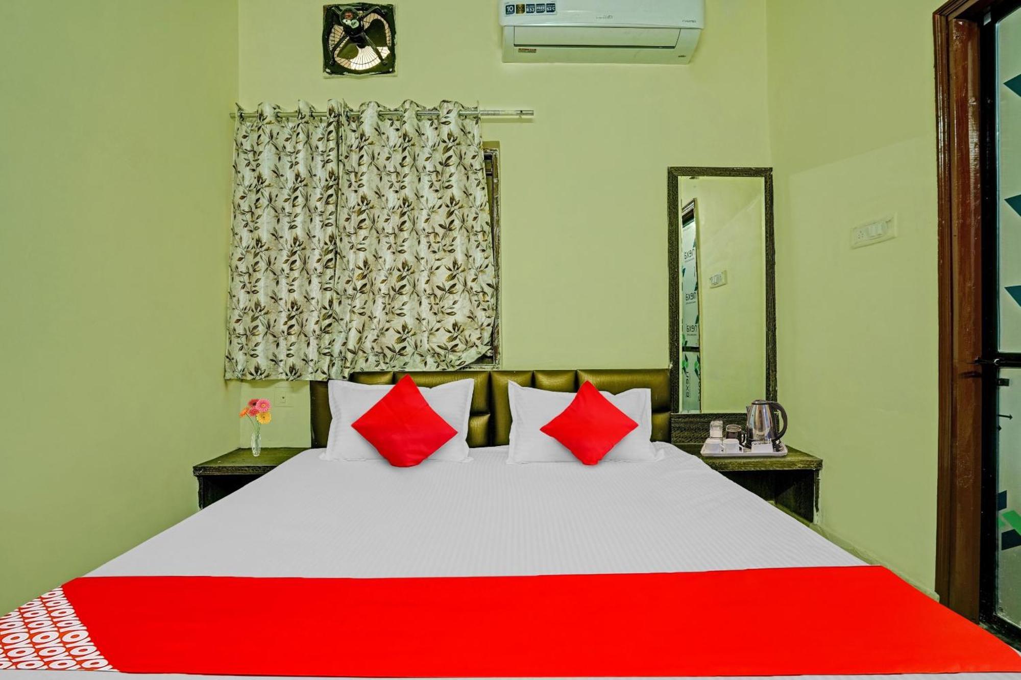 Hotel O B N Palace Rāipur Екстериор снимка