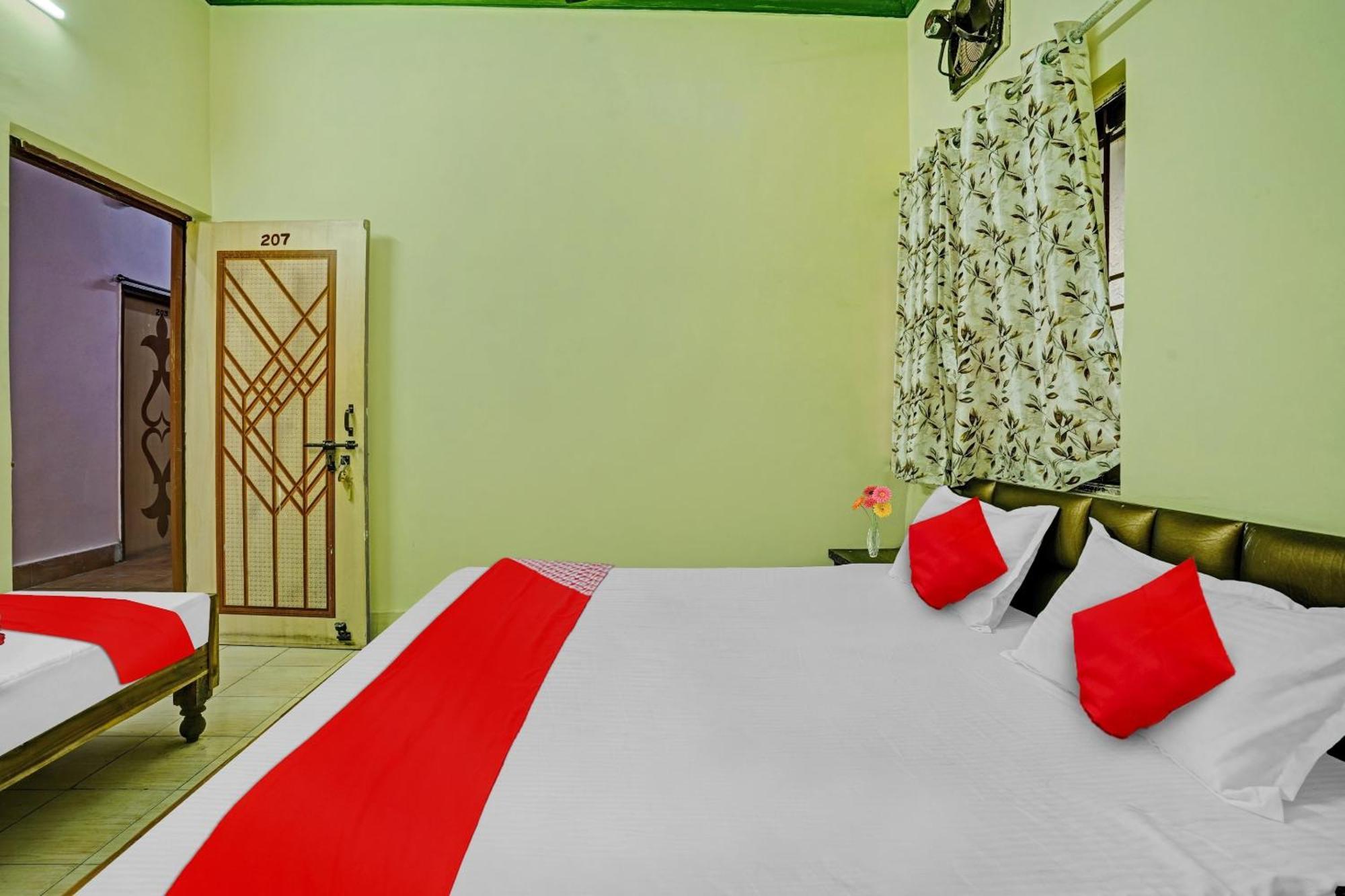 Hotel O B N Palace Rāipur Екстериор снимка